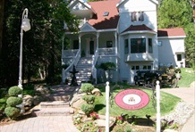 Tin Lizzie Inn Vacation Rental